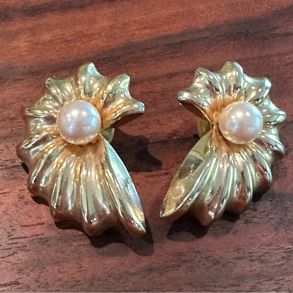 Gold Shell Pearl Statement Post Earrings - Picture 4 of 9